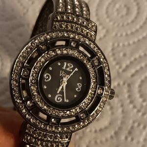 Vivani‎ Women’s Vintage Y2K Bling Rhinestones Bangle Bracelet Watch Size Medium